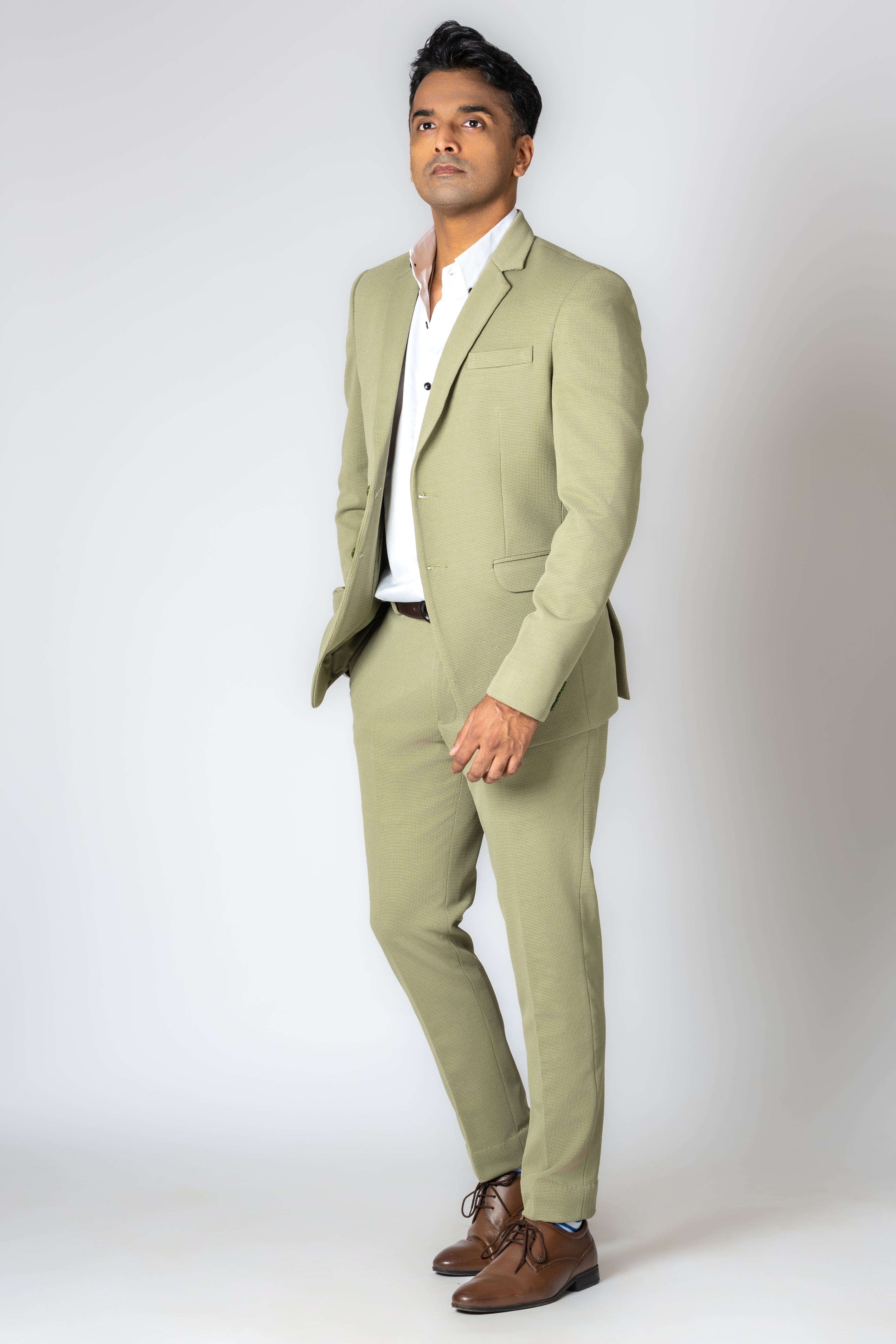 Elegant Tailored Men's Blazer | Classic Fit for Formal & Semi-Formal Occasions