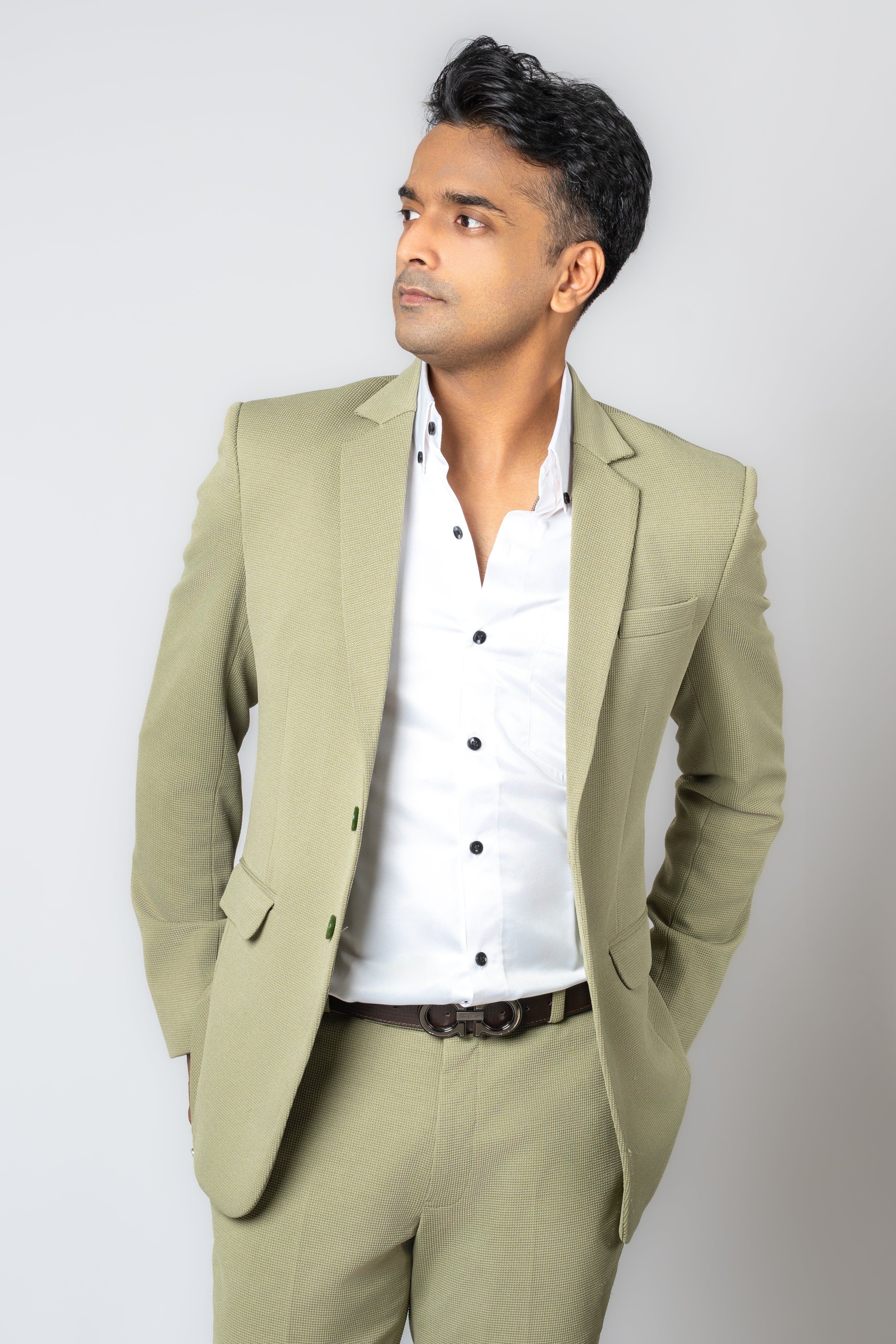 Elegant Tailored Men's Blazer | Classic Fit for Formal & Semi-Formal Occasions