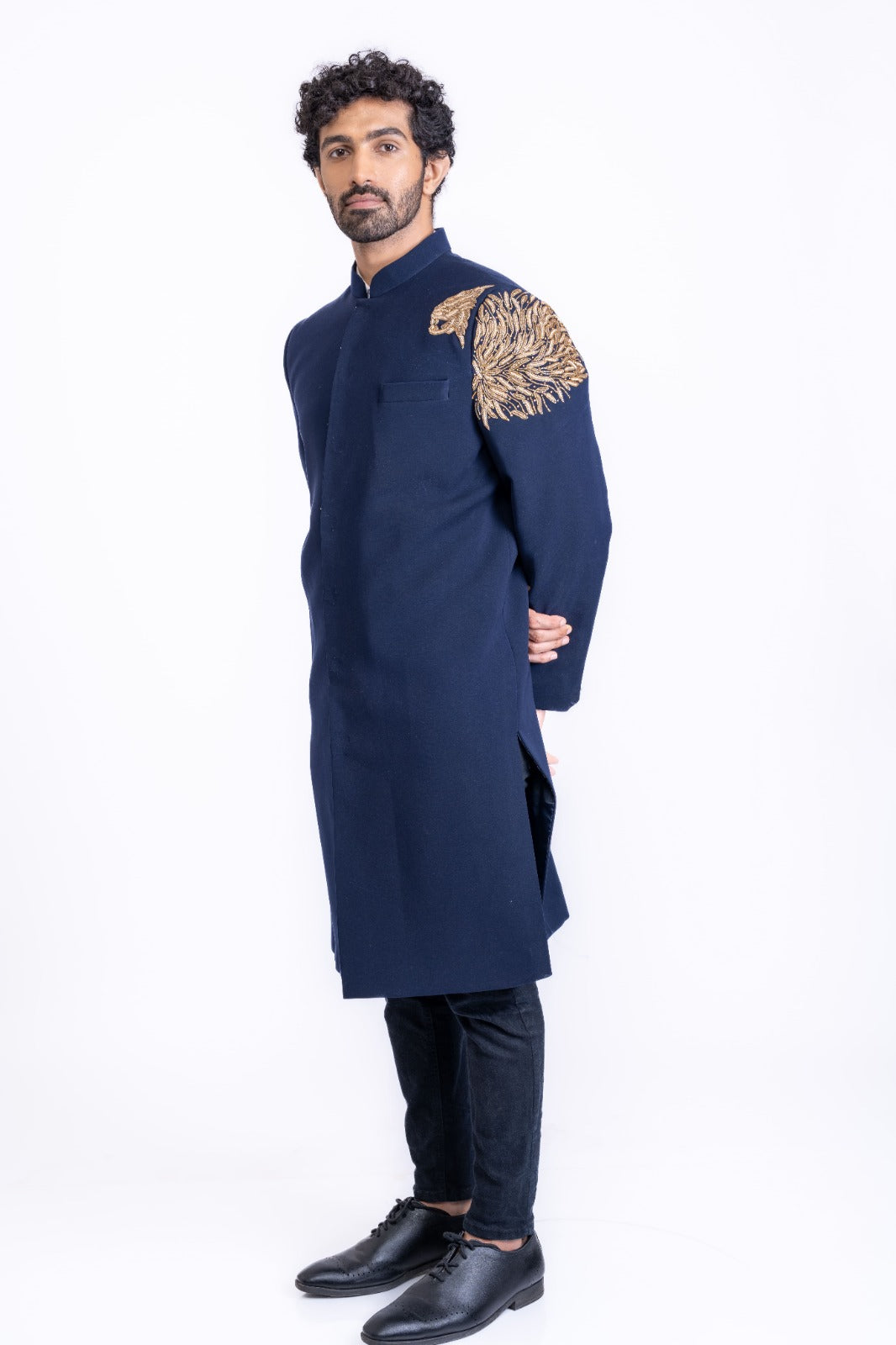 LN_Gold_Embroidery_sherwani
