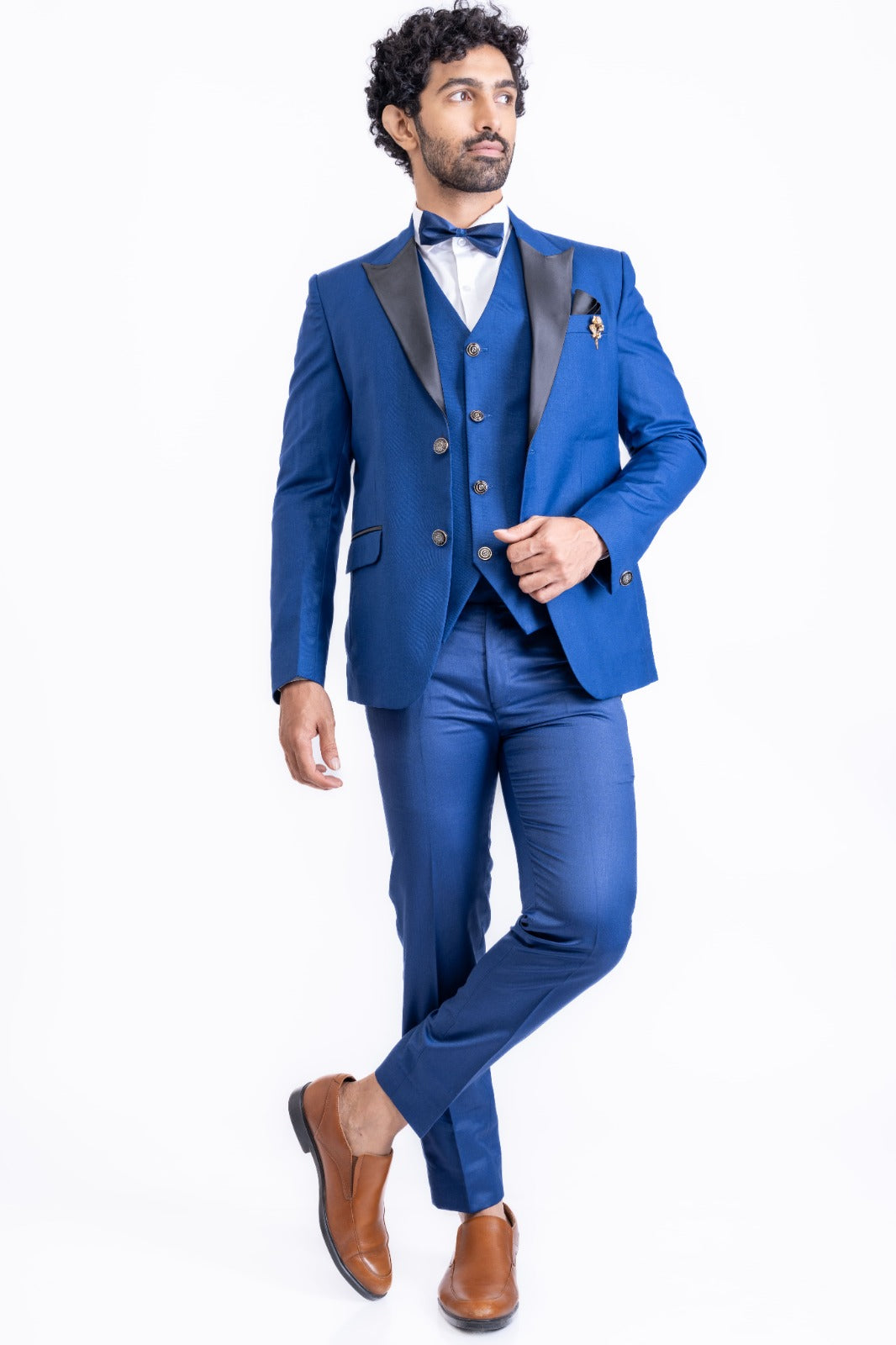 LN_Party_blue_tuxedo_suit