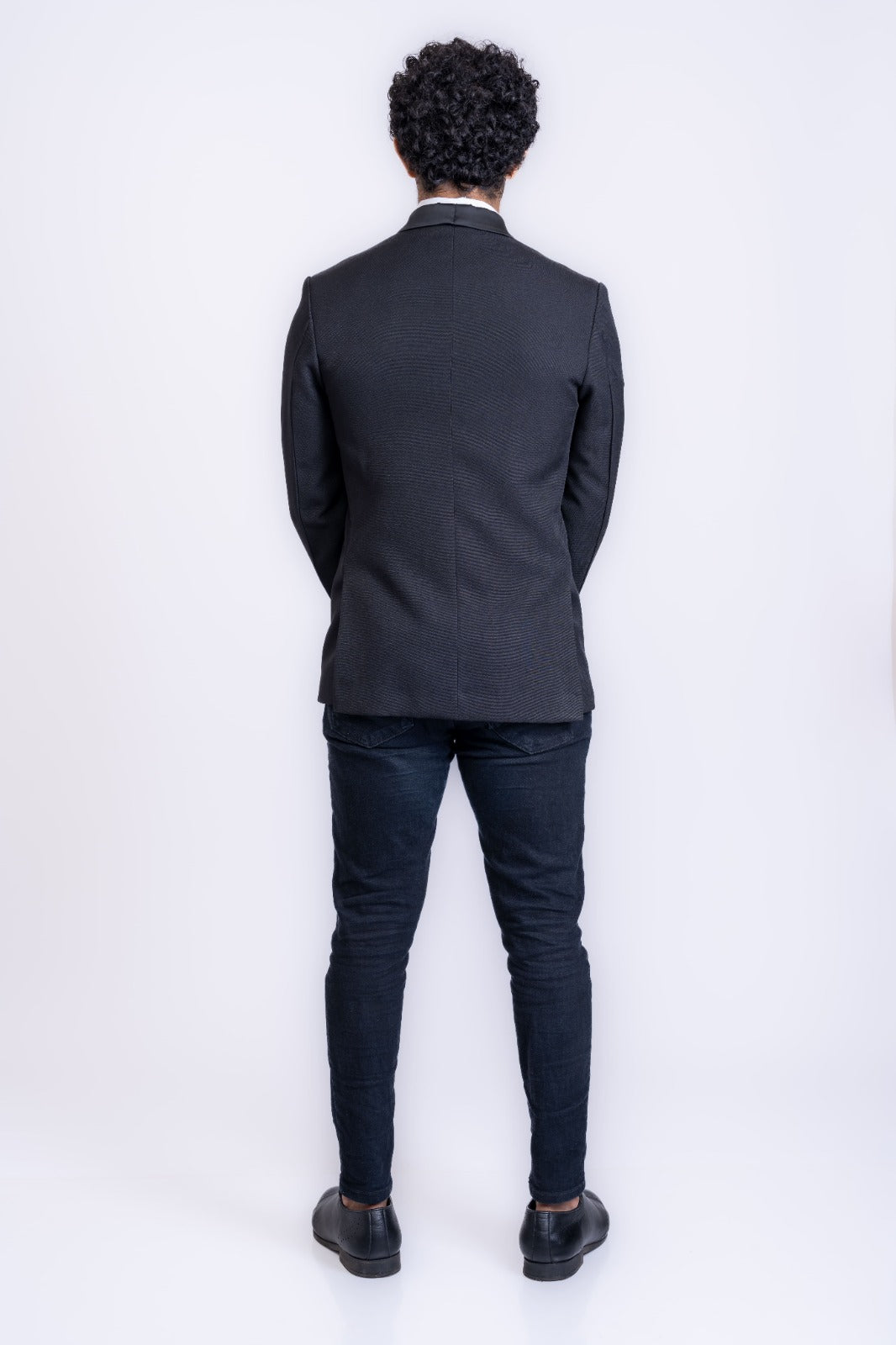 LN_Suit_that_perfectly